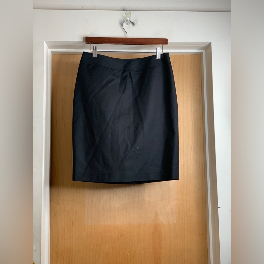 Halogen Classic Black Women's Skirt. Size-6